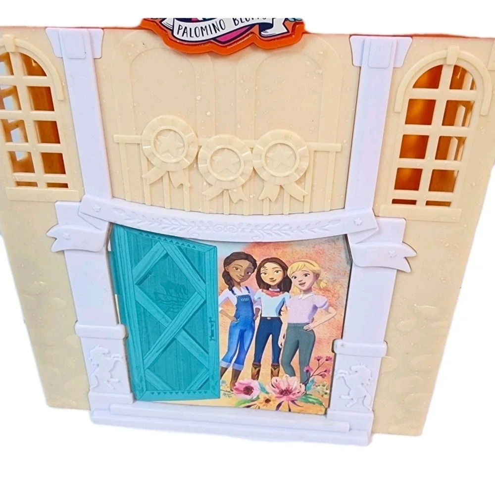 Spirit Riding Free Palomino Bluffs Playset Carry Case‎ Horse Stable
